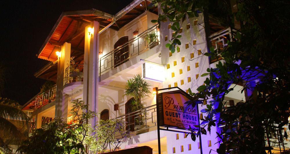 Primrose Guest House ウナワトゥナ エクステリア 写真