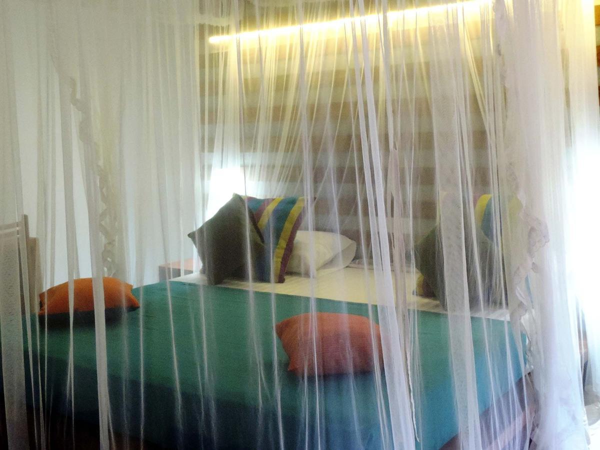 Primrose Guest House ウナワトゥナ エクステリア 写真