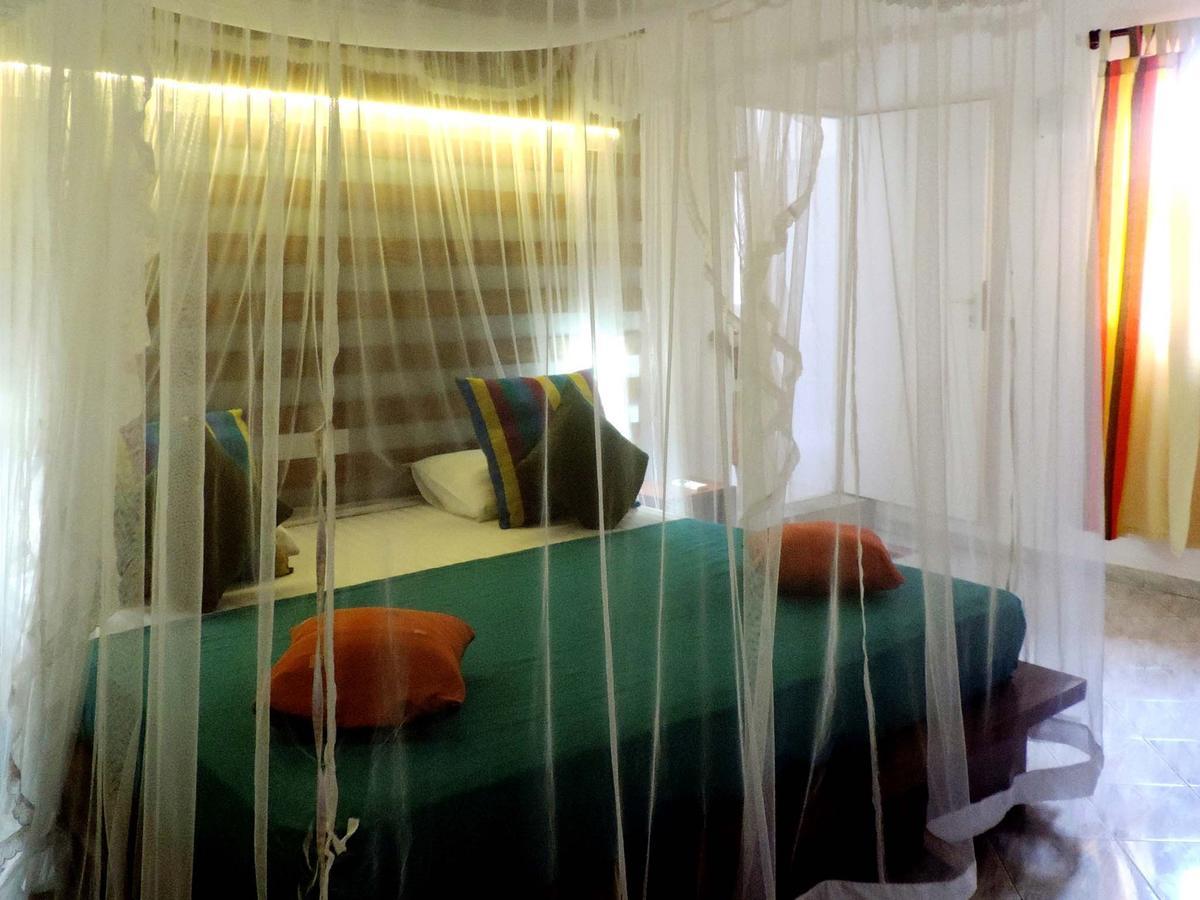 Primrose Guest House ウナワトゥナ エクステリア 写真