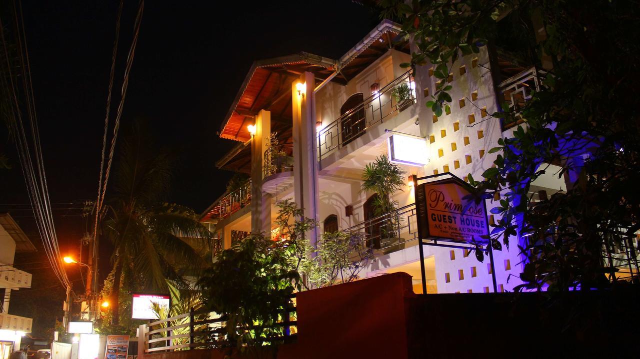 Primrose Guest House ウナワトゥナ エクステリア 写真