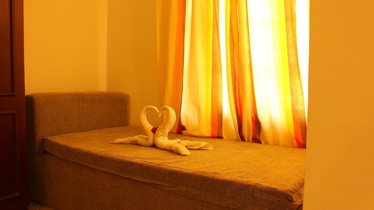 Primrose Guest House ウナワトゥナ エクステリア 写真